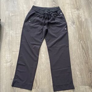 Grey Cherokee infinity scrub pants petite short/small